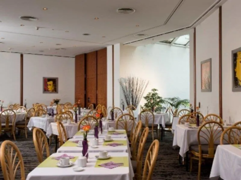 Hotel Madison Ντίσελντορφ